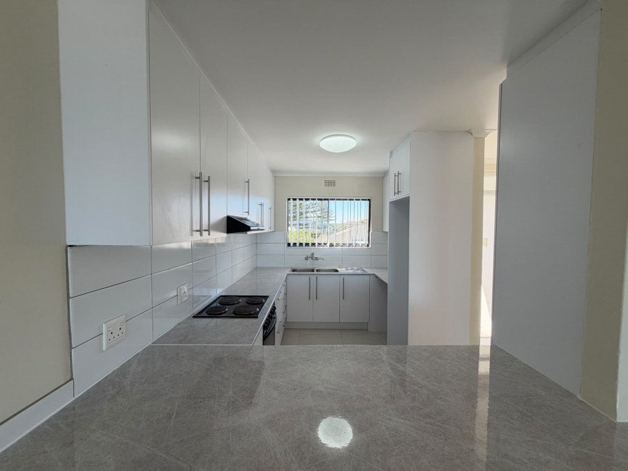 To Let 2 Bedroom Property for Rent in Bloubergstrand Western Cape